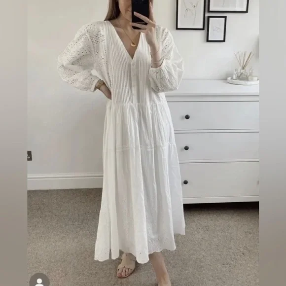 BNWT! Zara embroidered dress - Picture 4 of 4